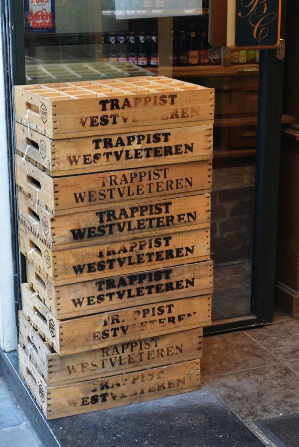 Caixas da cerveja trapista Westvleteren.