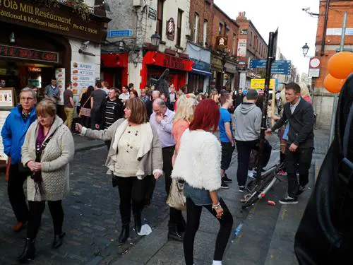 Dia de sol no Temple Bar.