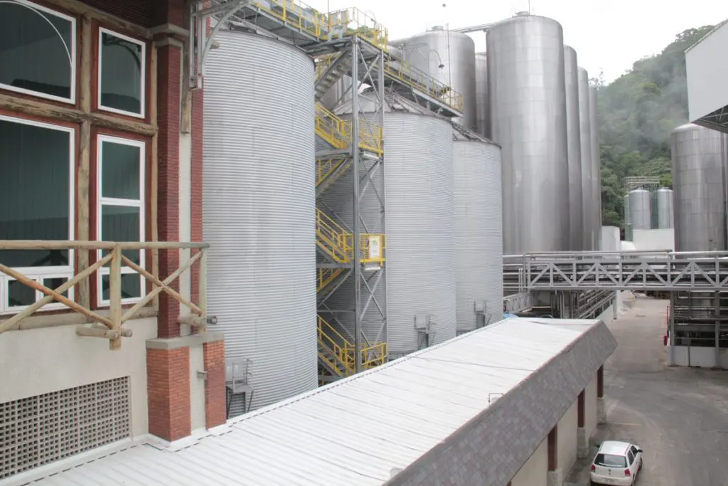Tanques fermentadores.