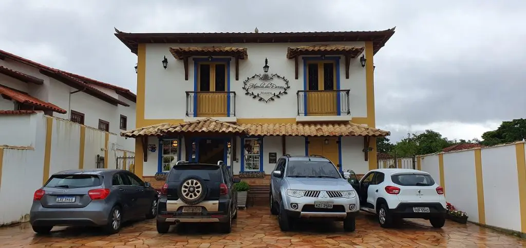 Estacionamento da pousada.