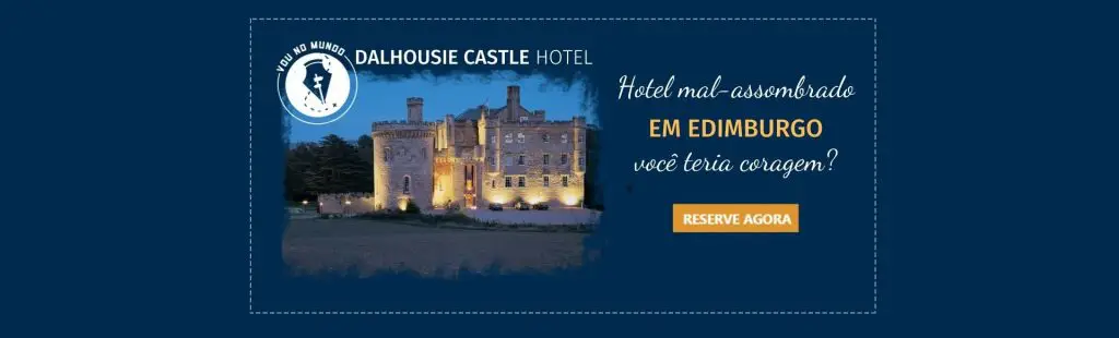 Hotel castelo mal assombrado em Edimburgo, na Escócia.